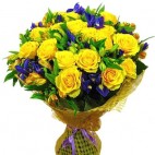 Анюта. Розы, Альстромерия, Ирисы, Зелень.. Солнечный букет из 15 ирисов и 19 желтых роз.